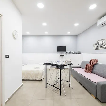 Many House-2